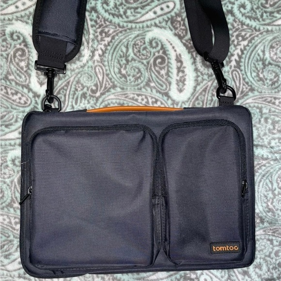 Tomtoc Protective Computer Shoulder Bag - Picture 2 of 10